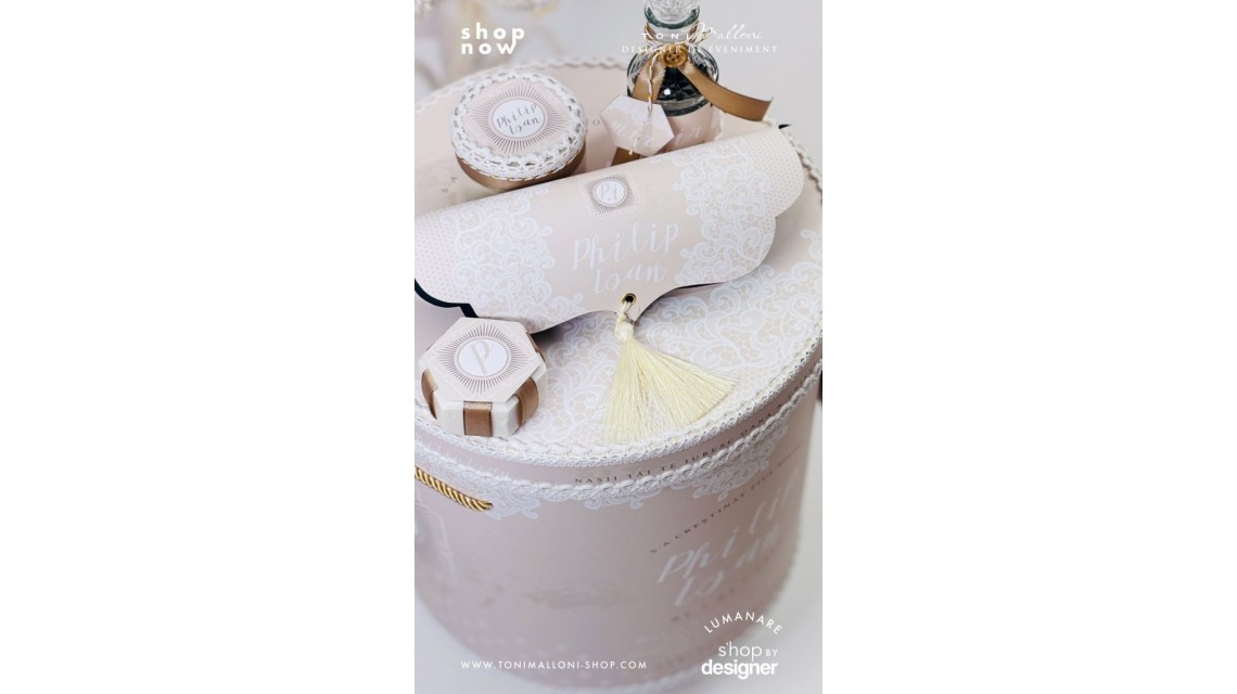 Trusou de botez brodat unisex, pentru fete sau baieti, Tres Chic Lace 5